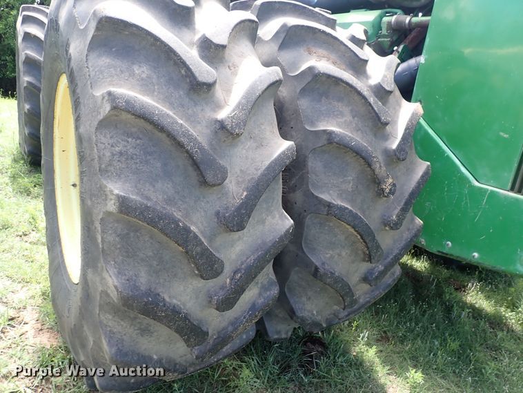 image for item DS7132 1983 John Deere 8850  4WD tractor