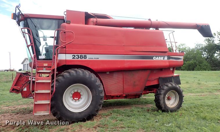 image for item DS7133 1998 Case IH 2388  combine
