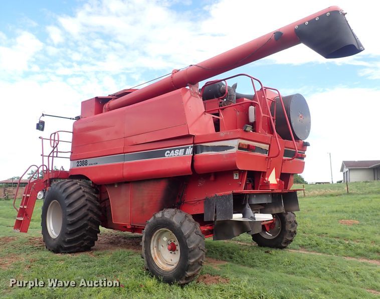 image for item DS7133 1998 Case IH 2388  combine