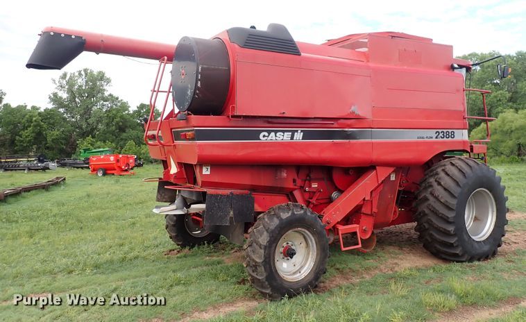 image for item DS7133 1998 Case IH 2388  combine