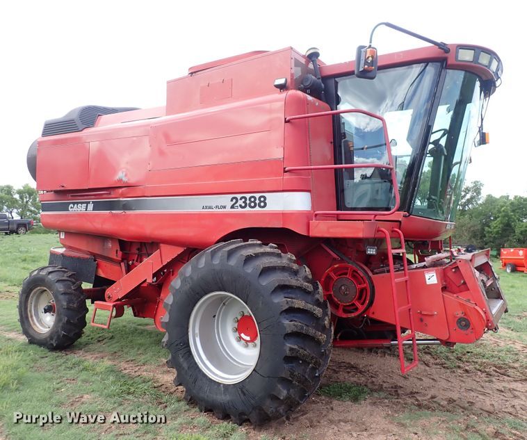 image for item DS7133 1998 Case IH 2388  combine