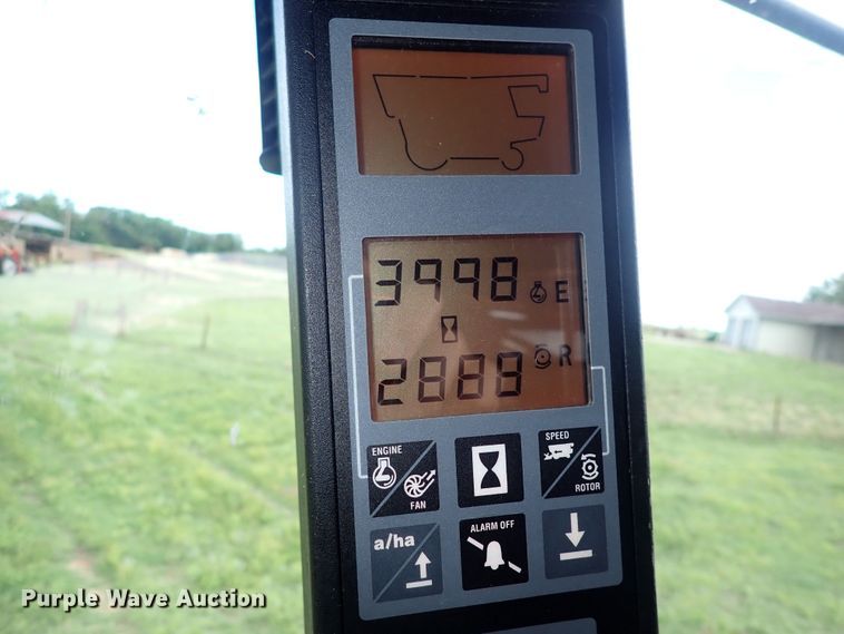 image for item DS7133 1998 Case IH 2388  combine