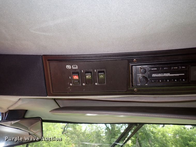 image for item DS7133 1998 Case IH 2388  combine