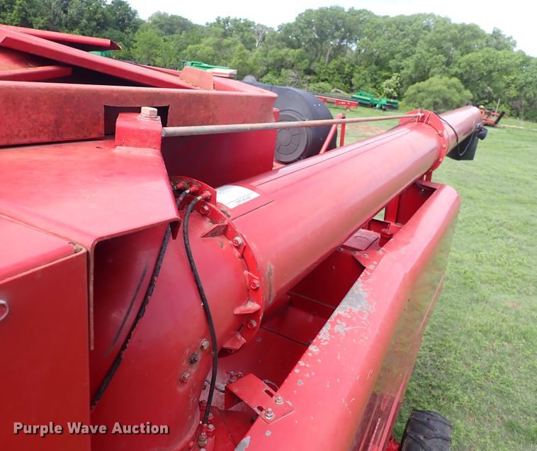 image for item DS7133 1998 Case IH 2388  combine