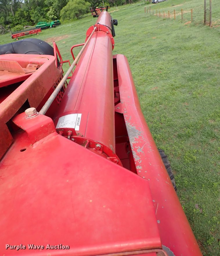 image for item DS7133 1998 Case IH 2388  combine