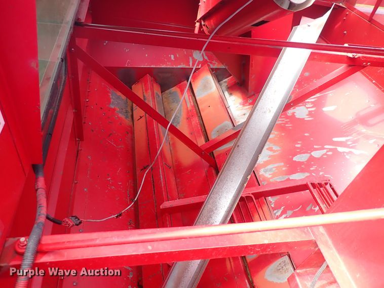 image for item DS7133 1998 Case IH 2388  combine