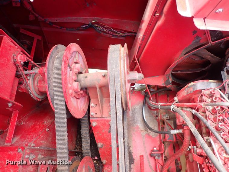 image for item DS7133 1998 Case IH 2388  combine