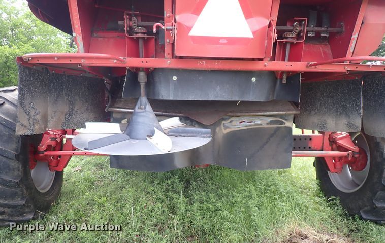 image for item DS7133 1998 Case IH 2388  combine