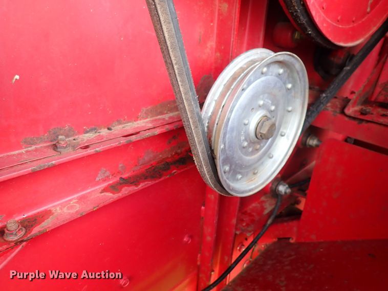 image for item DS7133 1998 Case IH 2388  combine