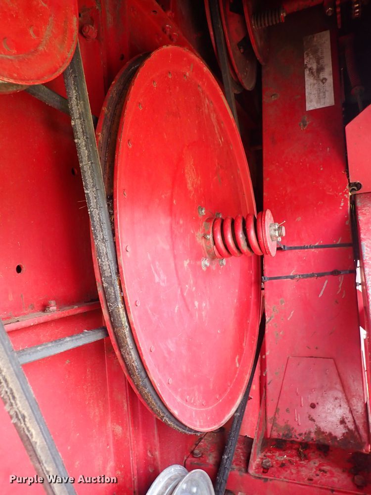 image for item DS7133 1998 Case IH 2388  combine