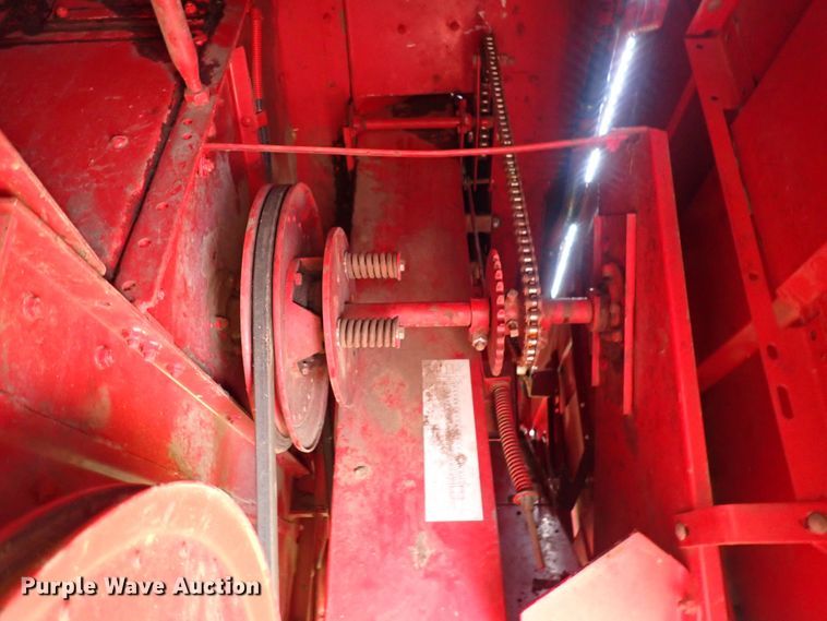 image for item DS7133 1998 Case IH 2388  combine