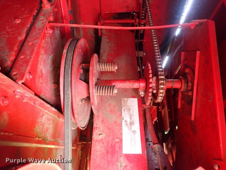 image for item DS7133 1998 Case IH 2388  combine