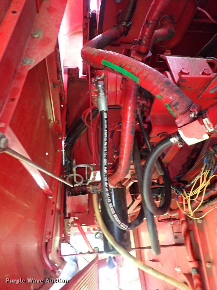 image for item DS7133 1998 Case IH 2388  combine