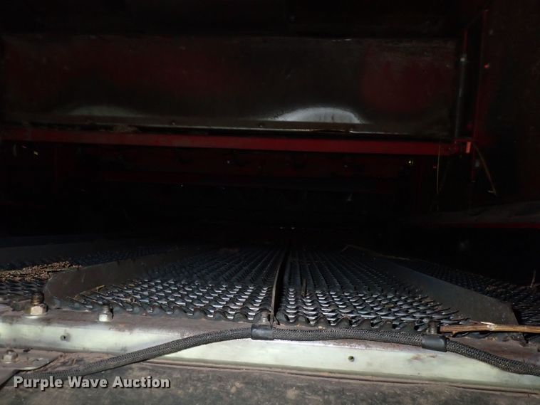 image for item DS7133 1998 Case IH 2388  combine