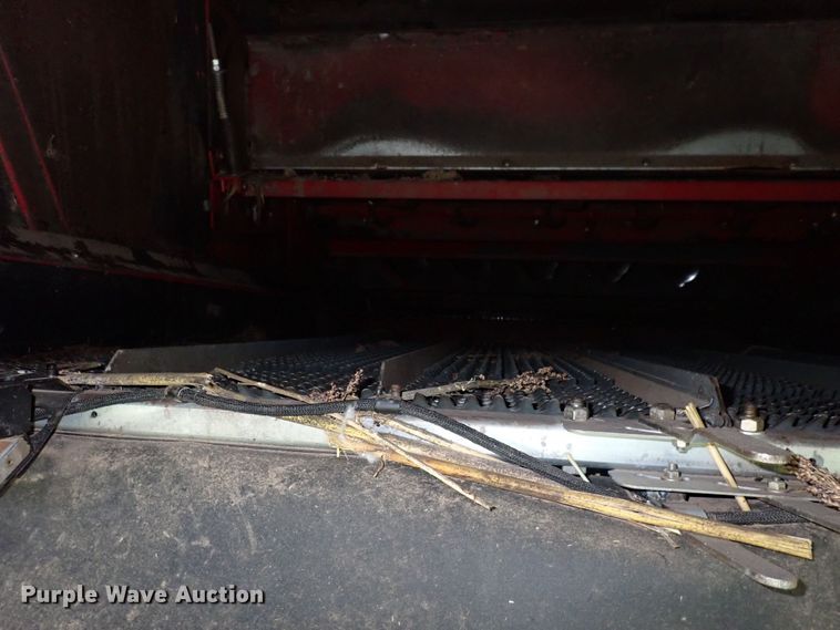 image for item DS7133 1998 Case IH 2388  combine