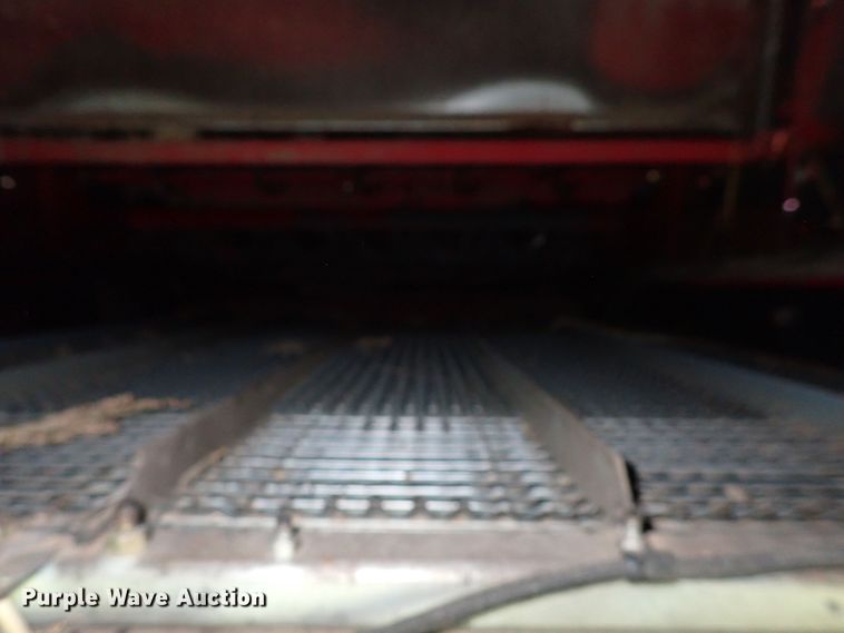 image for item DS7133 1998 Case IH 2388  combine