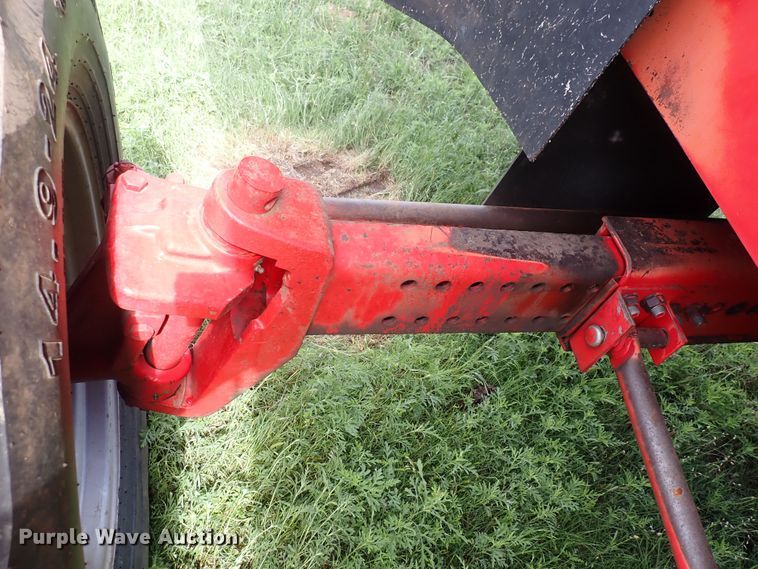 image for item DS7133 1998 Case IH 2388  combine