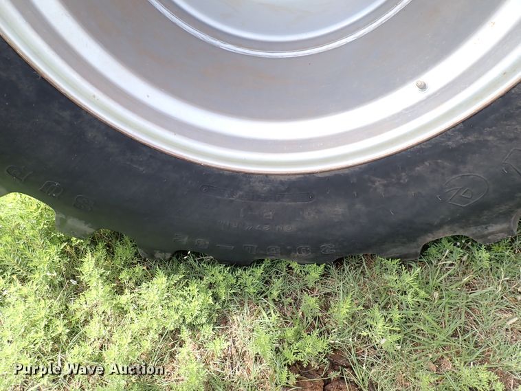 image for item DS7133 1998 Case IH 2388  combine