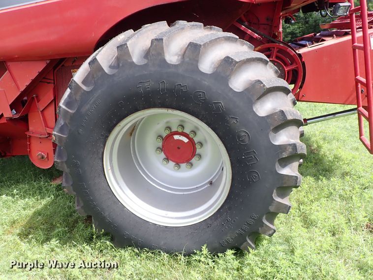 image for item DS7133 1998 Case IH 2388  combine