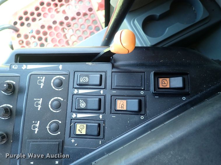 image for item DS7135 2007 Case IH 2588 AFS  combine