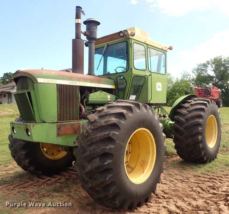 image for item DS7136 1974 John Deere 7520  4WD tractor
