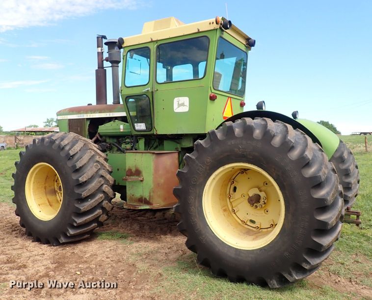 image for item DS7136 1974 John Deere 7520  4WD tractor