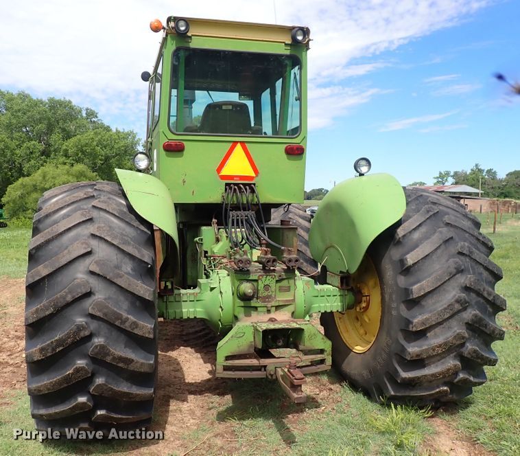 image for item DS7136 1974 John Deere 7520  4WD tractor