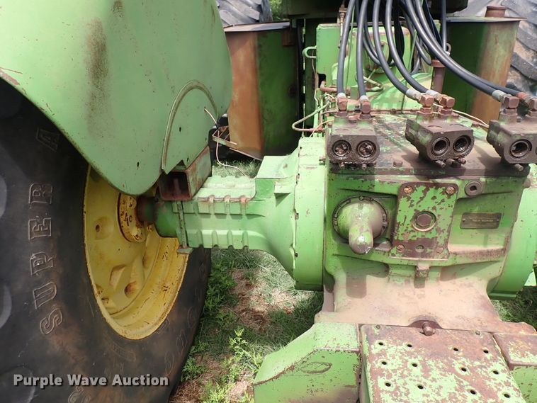 image for item DS7136 1974 John Deere 7520  4WD tractor