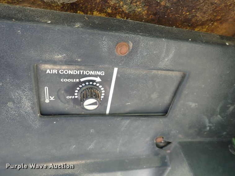 image for item DS7136 1974 John Deere 7520  4WD tractor