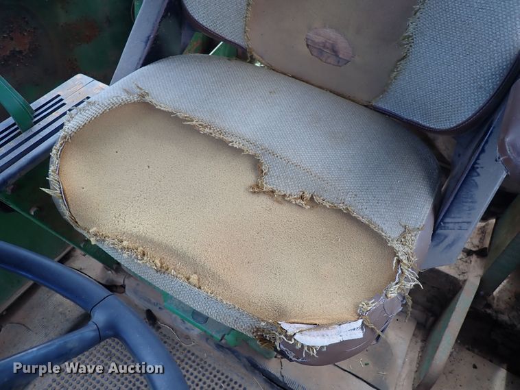 image for item DS7136 1974 John Deere 7520  4WD tractor