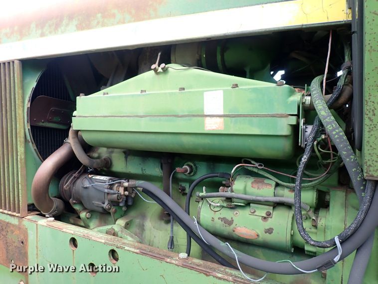 image for item DS7136 1974 John Deere 7520  4WD tractor