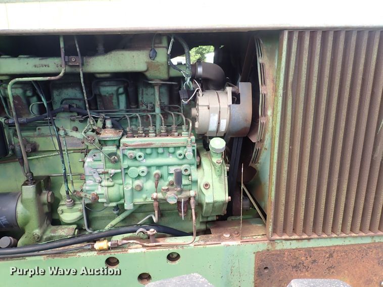 image for item DS7136 1974 John Deere 7520  4WD tractor