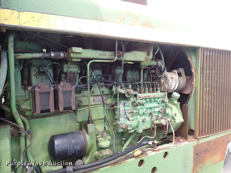 image for item DS7136 1974 John Deere 7520  4WD tractor