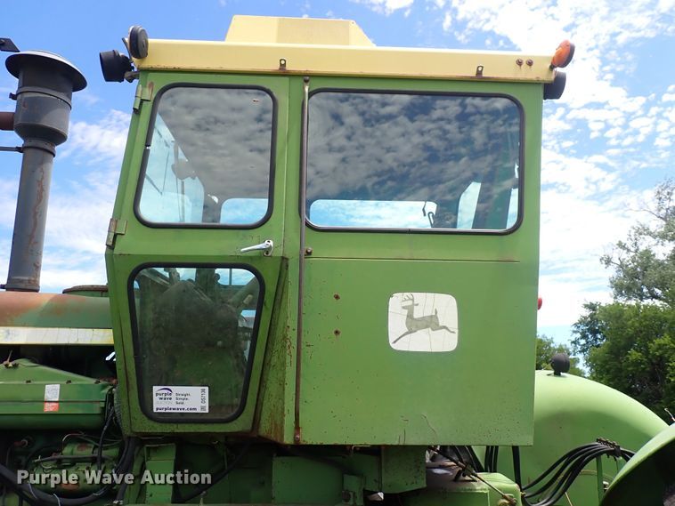 image for item DS7136 1974 John Deere 7520  4WD tractor