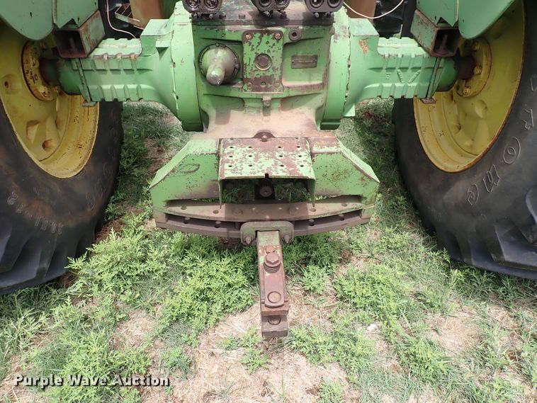 image for item DS7136 1974 John Deere 7520  4WD tractor