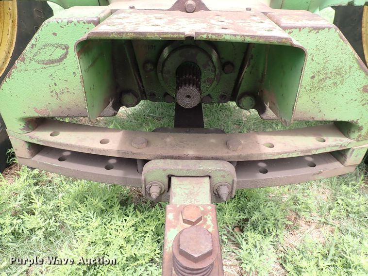image for item DS7136 1974 John Deere 7520  4WD tractor