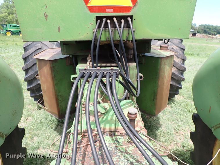 image for item DS7136 1974 John Deere 7520  4WD tractor