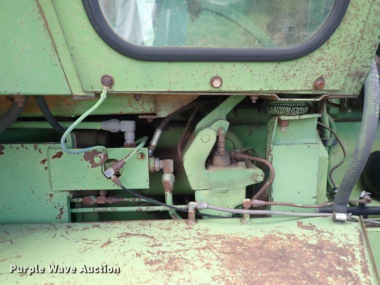 image for item DS7136 1974 John Deere 7520  4WD tractor