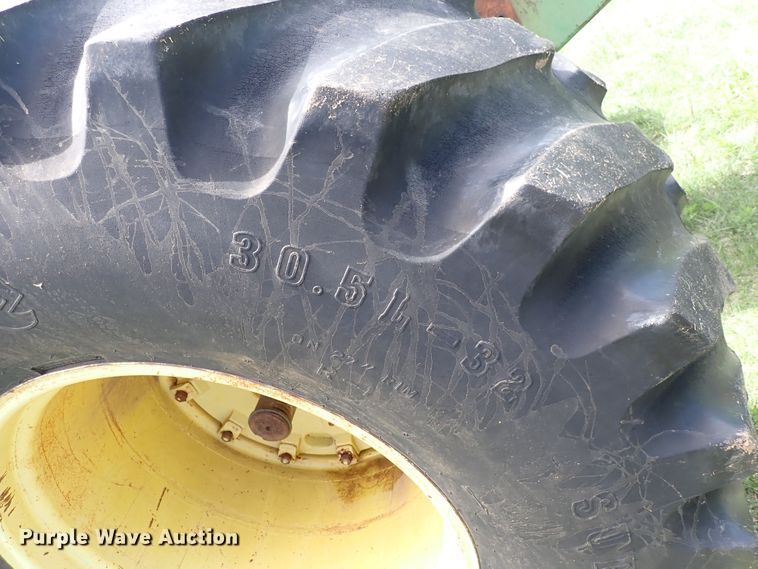 image for item DS7136 1974 John Deere 7520  4WD tractor