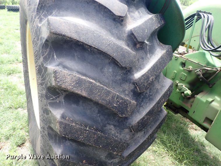 image for item DS7136 1974 John Deere 7520  4WD tractor