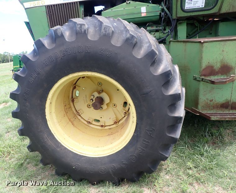 image for item DS7136 1974 John Deere 7520  4WD tractor
