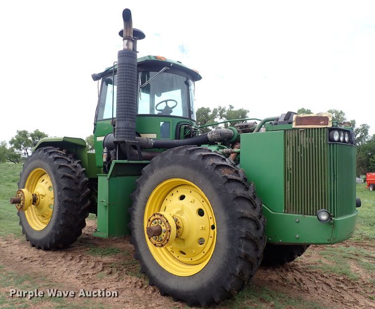 image for item DS7137 1982 John Deere 8850  4WD tractor