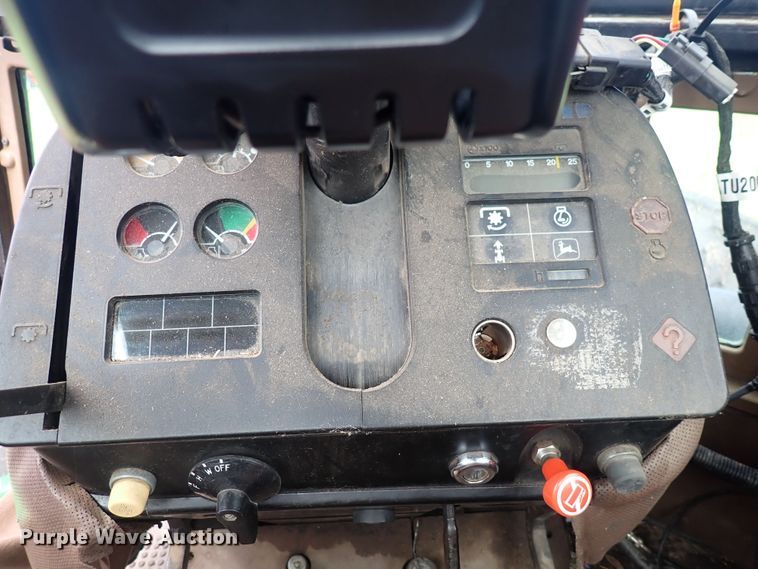 image for item DS7137 1982 John Deere 8850  4WD tractor