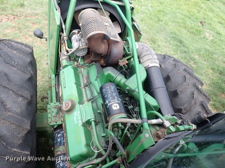 image for item DS7137 1982 John Deere 8850  4WD tractor