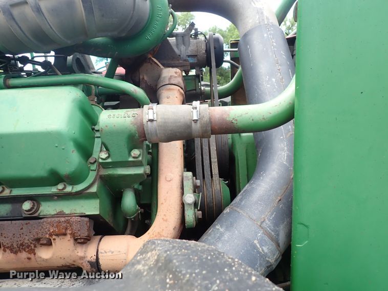 image for item DS7137 1982 John Deere 8850  4WD tractor