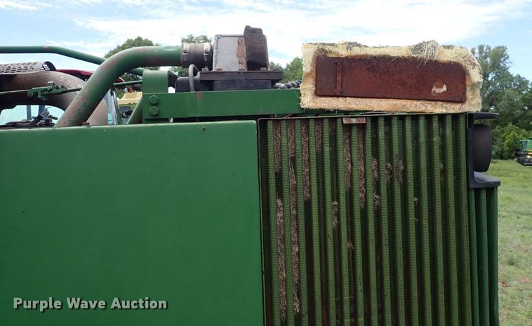 image for item DS7137 1982 John Deere 8850  4WD tractor