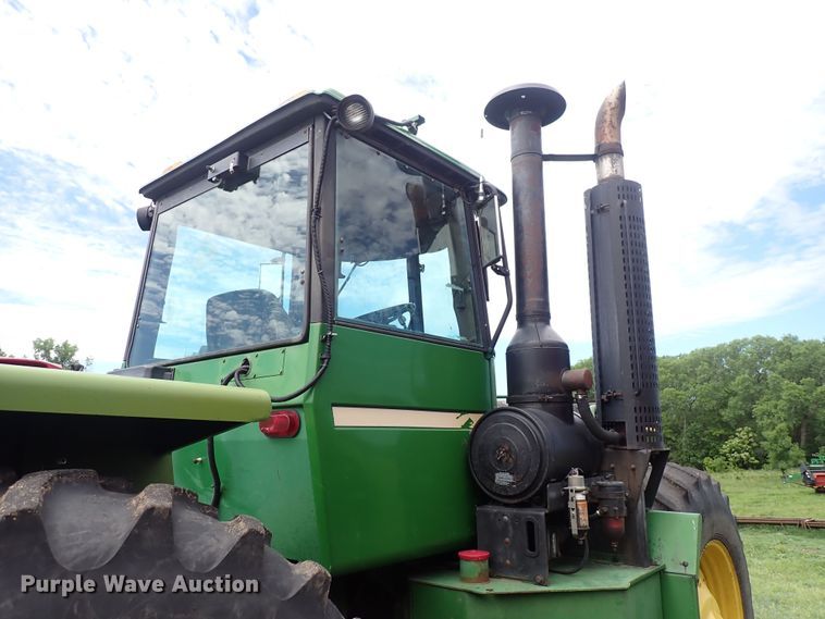 image for item DS7137 1982 John Deere 8850  4WD tractor