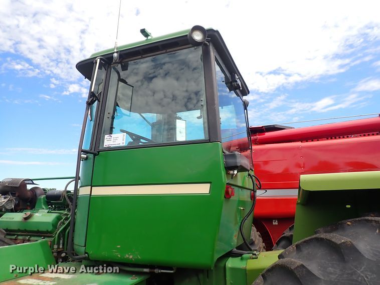 image for item DS7137 1982 John Deere 8850  4WD tractor