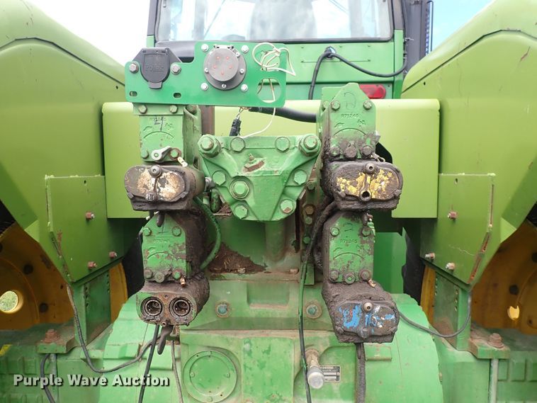 image for item DS7137 1982 John Deere 8850  4WD tractor
