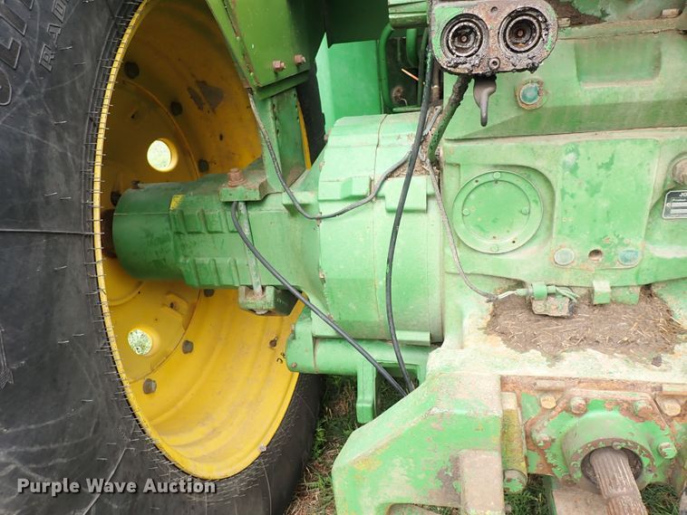 image for item DS7137 1982 John Deere 8850  4WD tractor